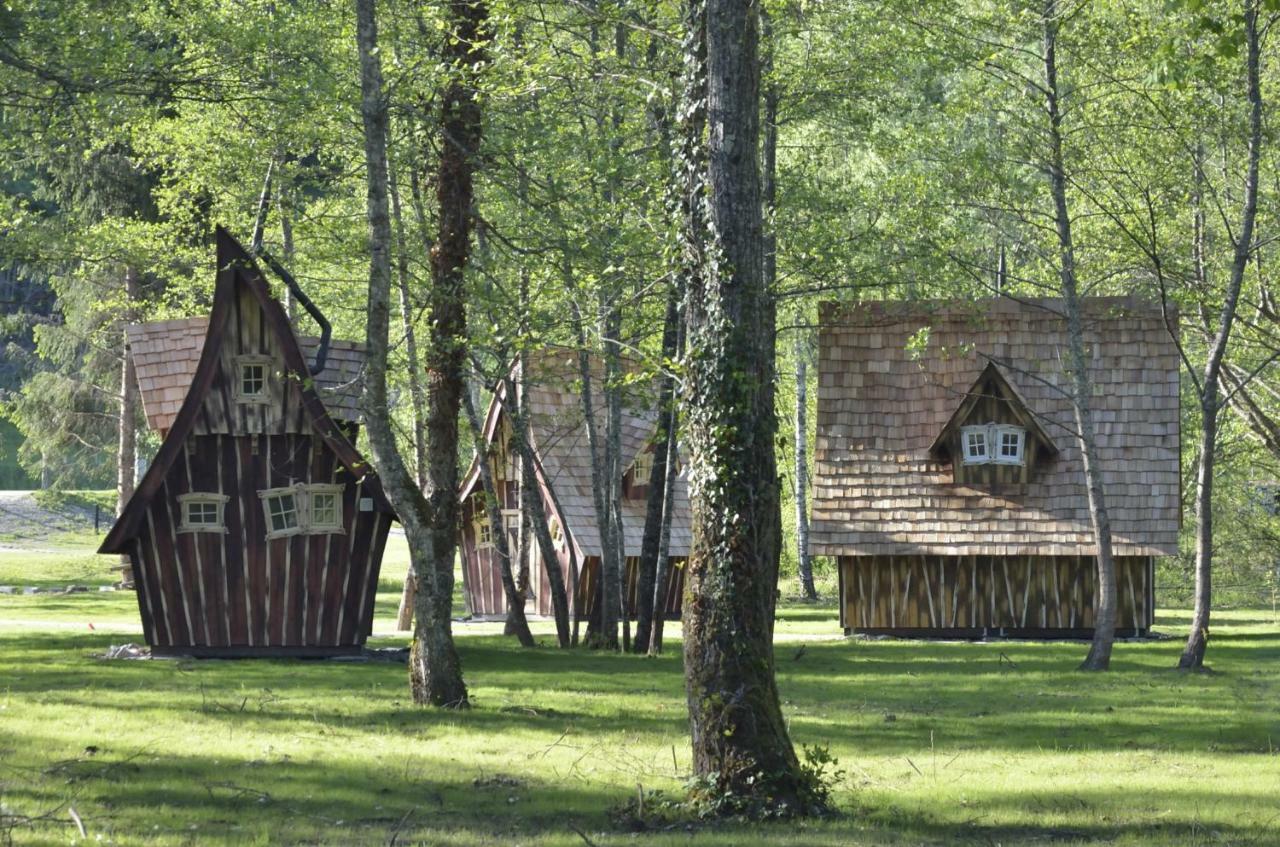 Saint-Alban-de-Montbel Les Lodges Du Lac מראה חיצוני תמונה