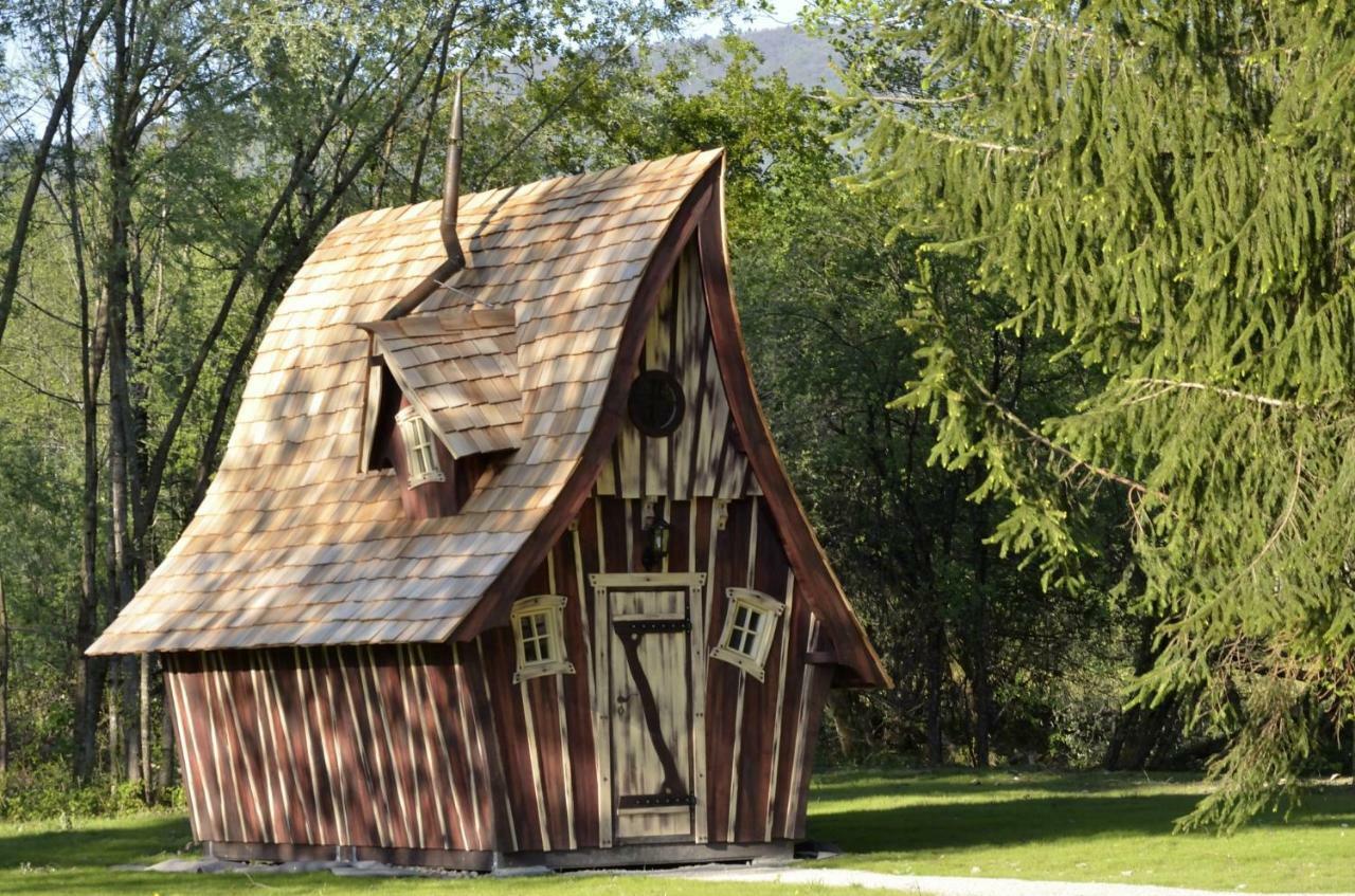 Saint-Alban-de-Montbel Les Lodges Du Lac מראה חיצוני תמונה